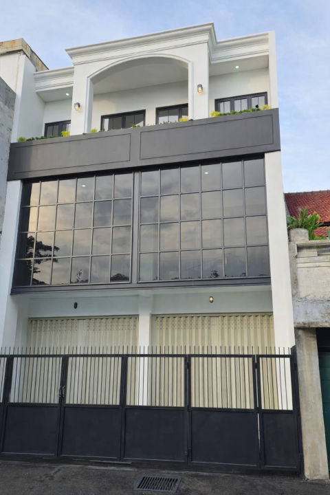 Disewa Ruko Komersial Raya Darmo Baru Barat